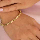 9ct Yellow Gold Hinged Bangle - 5.10 g
